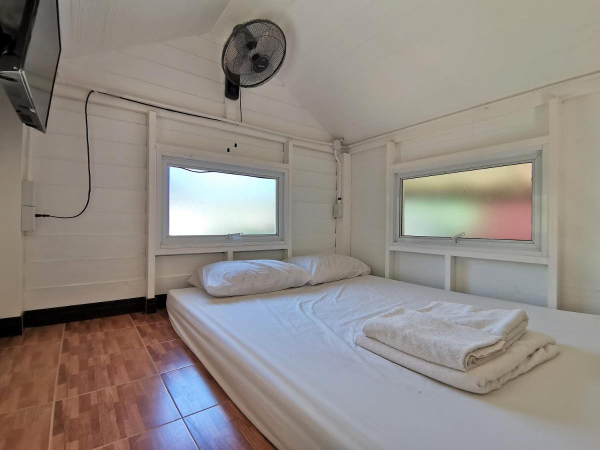 Phuhaya Bamboo Bungalows Ko Lanta Екстериор снимка