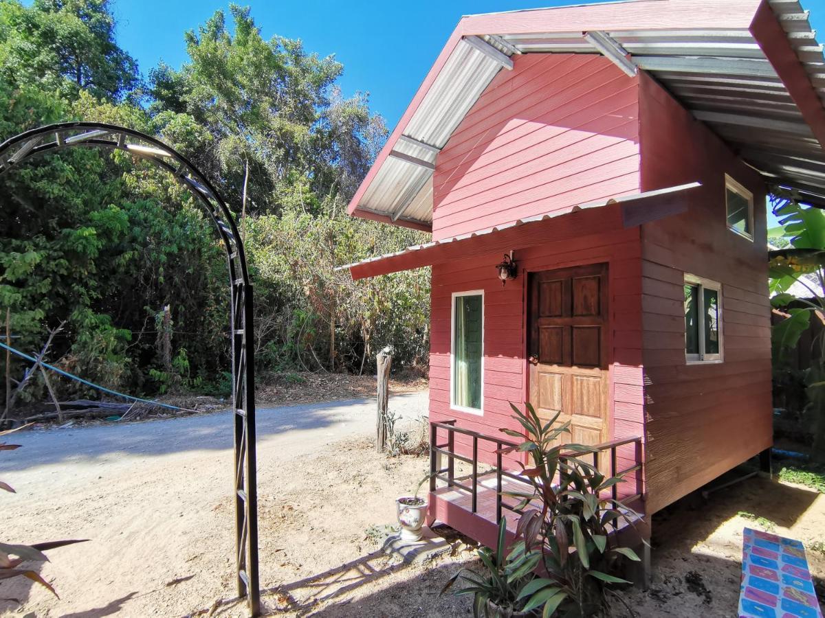Phuhaya Bamboo Bungalows Ko Lanta Екстериор снимка