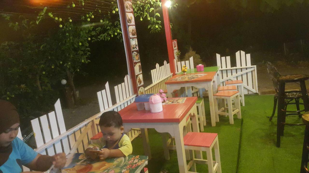 Phuhaya Bamboo Bungalows Ko Lanta Екстериор снимка
